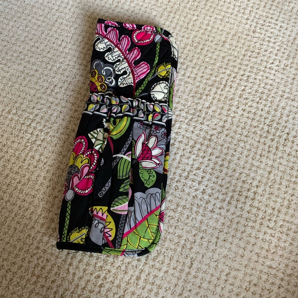 Like New! Vera Bradley Moon Bloom curling iron cov